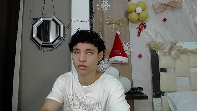 Snapshot of the_nugge chatting on December 16, 1:05 pm the nugge online show from December 16, 1:05 pm