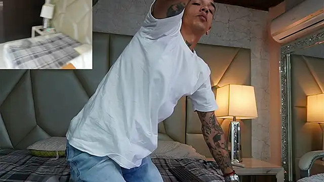 Snapshot of Be_curious chatting on January 8, 12:07 pm Be curious online show from January 8, 12:07 pm