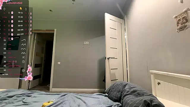 Snapshot of BlashInkMila chatting on December 16, 3:28 pm BlashInkMila online show from December 16, 3:28 pm