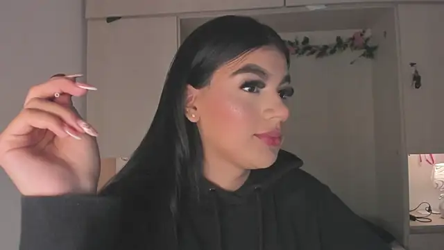 ShirleyJones  online show from December 19, 8:05 pm