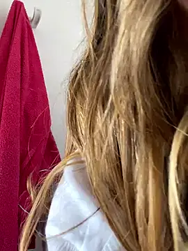 Snapshot of GeorginaBlack chatting on December 5, 4:36 pm GeorginaBlack online show from December 5, 4:36 pm