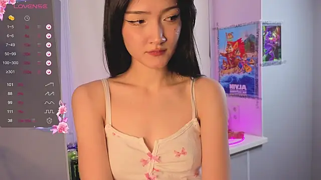 Snapshot of yung_leana chatting on December 1, 7:41 pm yung leana online show from December 1, 7:41 pm