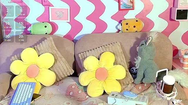 the girl with the red hai online show from February 10, 3:32 am