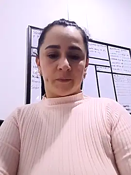 Snapshot of Sex_Annie chatting on April 15, 4:41 am Sex Annie online show from April 15, 4:41 am