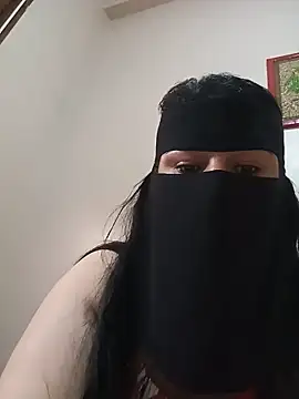 Snapshot of fati35flou chatting on June 12, 7:29 am fati35flou online show from June 12, 7:29 am