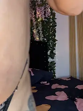 Snapshot of ArielleMillerr- chatting on November 22, 5:12 pm ArielleMillerr- online show from November 22, 5:12 pm