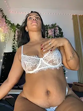 Snapshot of ArielleMillerr- chatting on November 23, 10:48 am ArielleMillerr- online show from November 23, 10:48 am