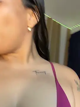 Snapshot of ArielleMillerr- chatting on November 25, 5:46 pm ArielleMillerr- online show from November 25, 5:46 pm