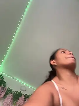 ArielleMillerr- online show from February 23, 5:43 pm