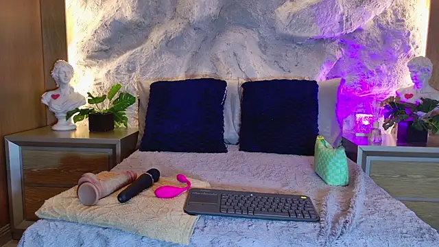 bella mush online show from May 3, 2:12 pm