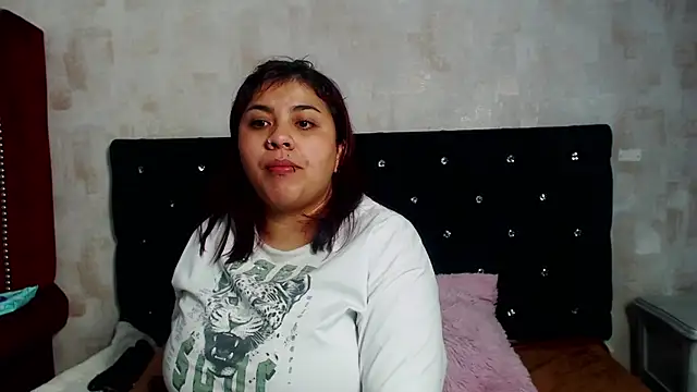 Snapshot of danna_garza chatting on November 22, 5:06 am danna garza online show from November 22, 5:06 am