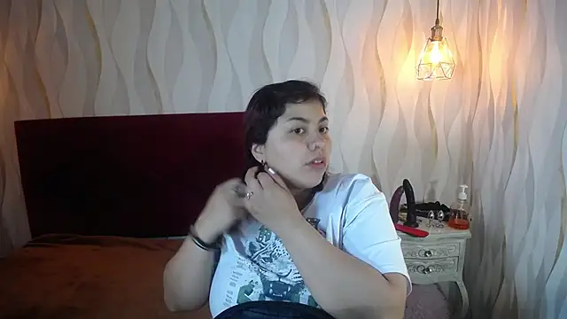 Snapshot of danna_garza chatting on November 30, 5:44 am danna garza online show from November 30, 5:44 am