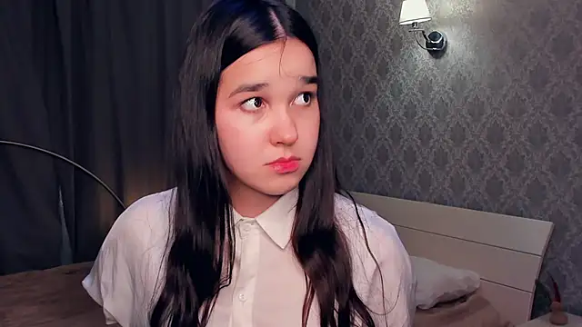 MeliaMelchiori online show from December 18, 9:21 pm