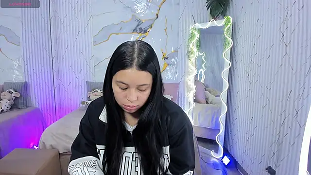 Canndyy tay1 online show from June 17, 11:45 am