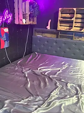 Shy-Ivy online show from December 2, 11:11 pm