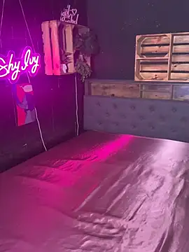 Snapshot of Shy-Ivy chatting on January 7, 10:56 pm Shy-Ivy online show from January 7, 10:56 pm