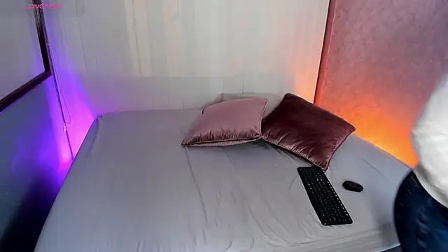 luna velvett  online show from December 17, 11:16 am