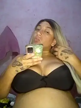 Snapshot of Fat_Dirty_Nasty chatting on November 30, 10:14 pm Fat Dirty Nasty online show from November 30, 10:14 pm