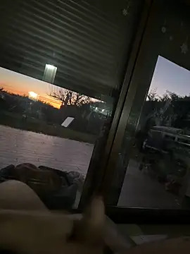 Snapshot of Locotre22 chatting on December 18, 5:13 am Locotre22 online show from December 18, 5:13 am