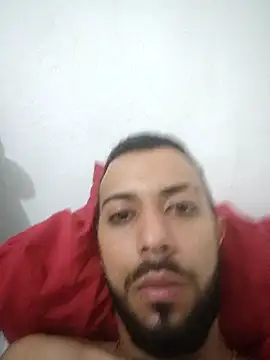 Snapshot of maxi2022 chatting on November 27, 6:26 am maxi2022 online show from November 27, 6:26 am