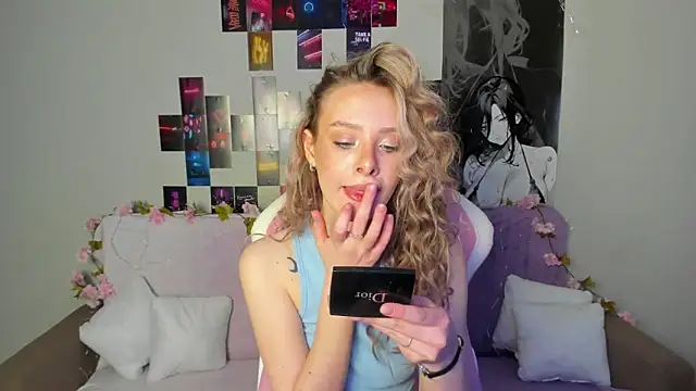 Suzie Q69 online show from November 19, 3:39 am