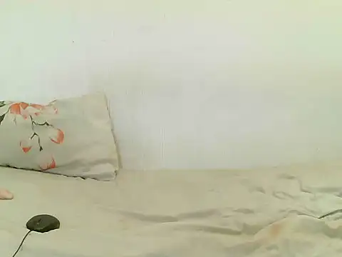 Snapshot of BrunetteNaomi8 chatting on November 24, 9:14 pm BrunetteNaomi8 online show from November 24, 9:14 pm