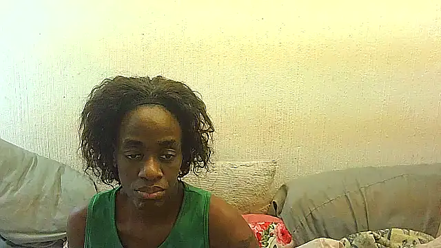 BrunetteNaomi8 online show from June 28, 8:37 pm