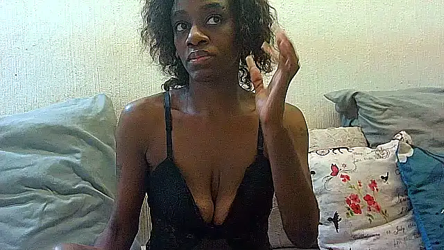 BrunetteNaomi8 online show from July 29, 9:51 am