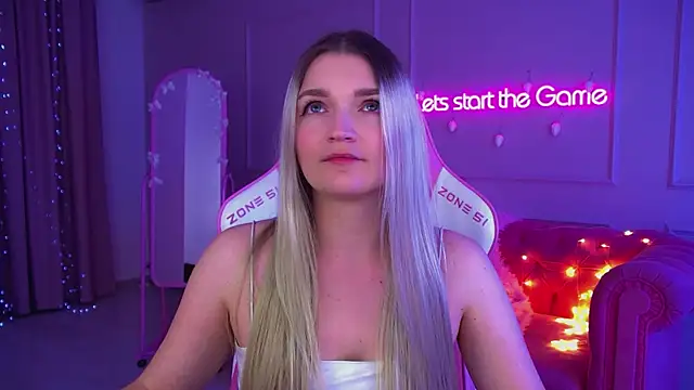 Snapshot of AnnyRaii chatting on December 5, 6:26 pm AnnyRaii online show from December 5, 6:26 pm