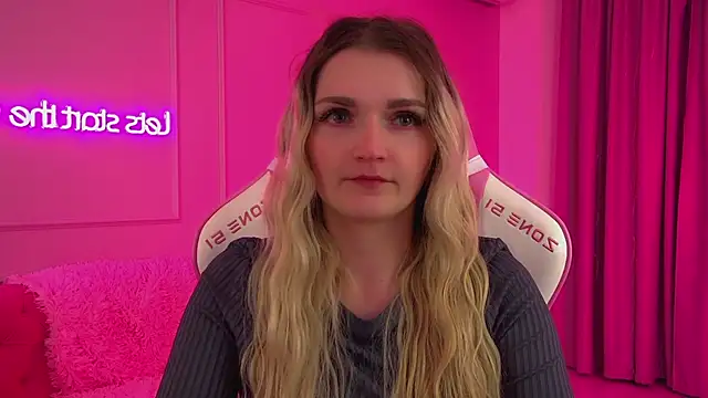 AnnyRaii online show from February 7, 6:33 pm