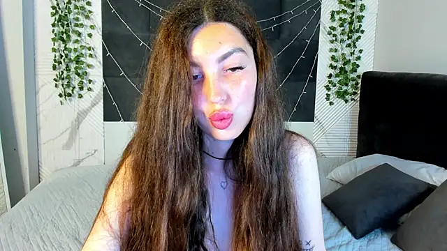 LiraRevery online show from June 12, 11:57 pm