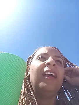 LaReineCleo online show from March 11, 11:05 am