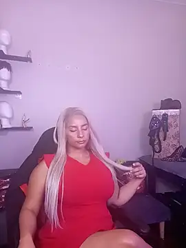 LaReineCleo online show from July 16, 11:05 am
