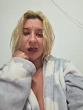 KaylinJan online show from June 30, 6:31 pm