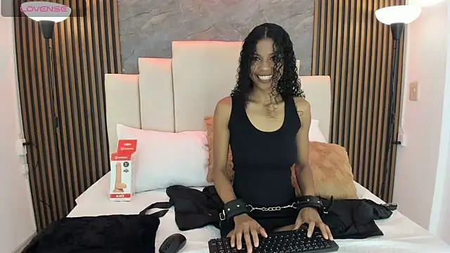 Snapshot of catiusca_reyes_03 chatting on December 4, 2:15 pm catiusca reyes 03 online show from December 4, 2:15 pm