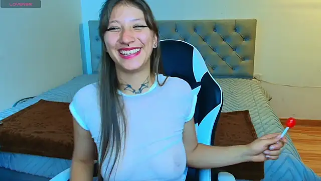 Snapshot of Lenna__black chatting on December 14, 9:52 pm Lenna black online show from December 14, 9:52 pm