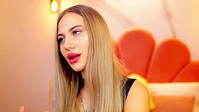 Snapshot of Chloe_GraceeX chatting on December 4, 10:51 pm Chloe GraceeX online show from December 4, 10:51 pm