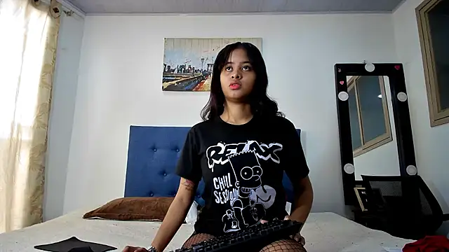 Snapshot of Shara_Soul chatting on December 3, 5:11 pm Shara Soul online show from December 3, 5:11 pm