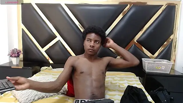 NoahJhonson69 online show from June 15, 11:56 am