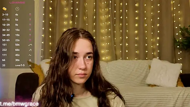 Snapshot of SudieNatera chatting on December 2, 5:24 am SudieNatera online show from December 2, 5:24 am