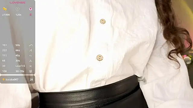 Snapshot of SudieNatera chatting on December 5, 5:38 am SudieNatera online show from December 5, 5:38 am