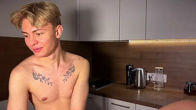 Snapshot of Even_Vrot chatting on March 28, 5:40 am Even Vrot online show from March 28, 5:40 am