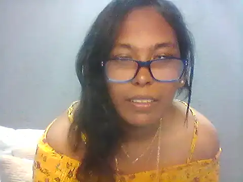 Snapshot of TiaBlaze chatting on December 1, 7:19 pm TiaBlaze online show from December 1, 7:19 pm