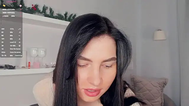 Snapshot of FeliciaKogen chatting on April 6, 7:31 am FeliciaKogen online show from April 6, 7:31 am