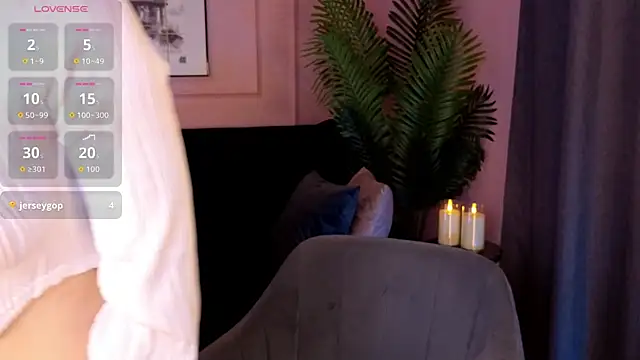 Snapshot of lucy_loy chatting on November 27, 12:18 pm lucy loy online show from November 27, 12:18 pm