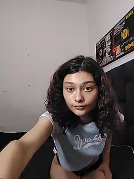 Snapshot of Twin_legends chatting on November 27, 1:18 am Twin legends online show from November 27, 1:18 am