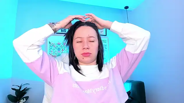 Snapshot of Annie_Petters chatting on December 1, 11:59 am Annie Petters online show from December 1, 11:59 am