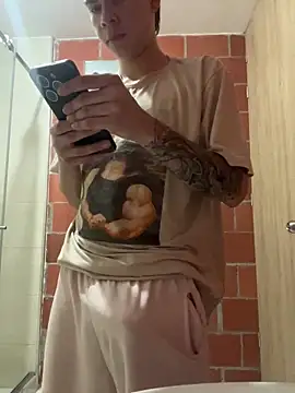 Snapshot of Handsome_boys69 chatting on February 14, 3:03 am Handsome boys69 online show from February 14, 3:03 am