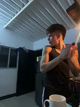 Snapshot of Handsome_boys69 chatting on February 25, 4:00 am Handsome boys69 online show from February 25, 4:00 am