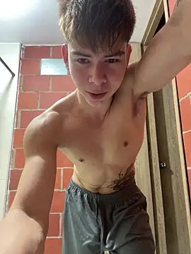 Snapshot of Handsome_boys69 chatting on March 1, 12:12 am Handsome boys69 online show from March 1, 12:12 am